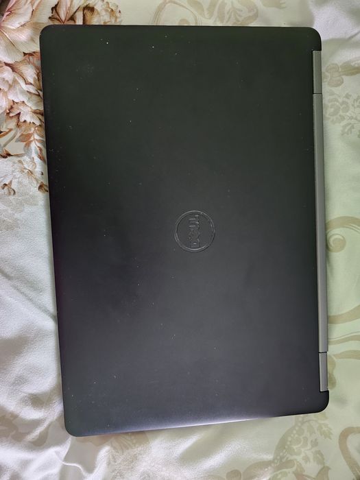 Лаптоп Dell Latitude E5270