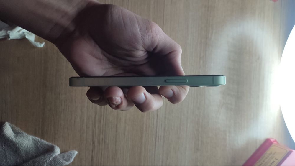 Обмениваю айфон 12 мини