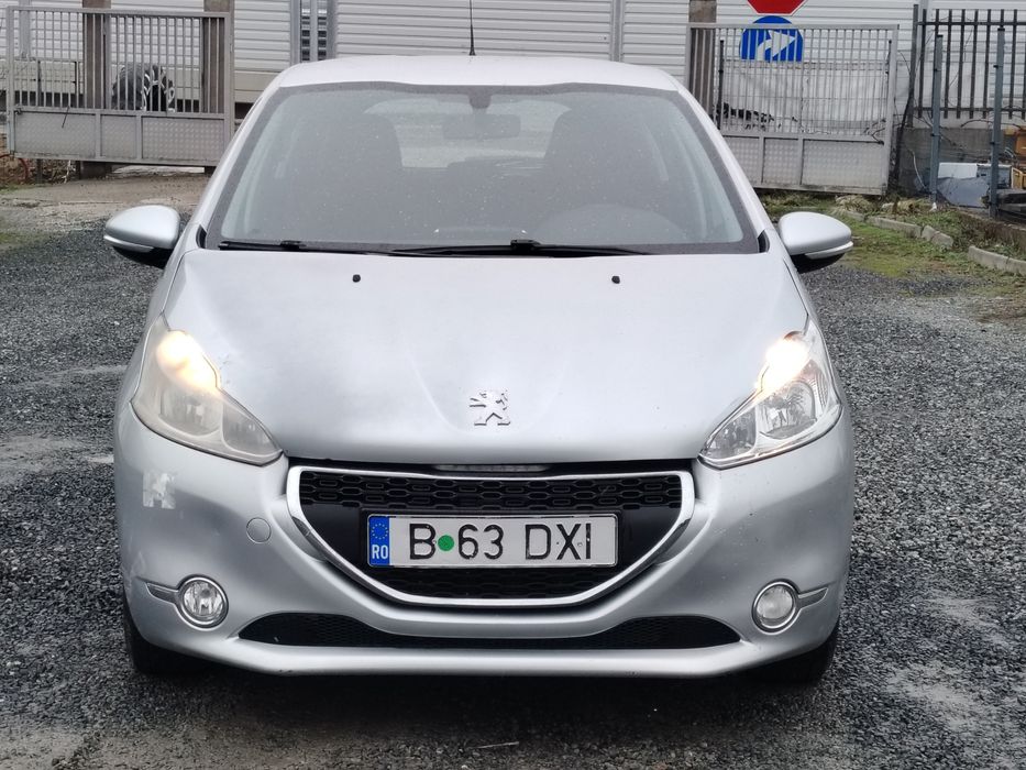 Peugiot 208 an 2015  motorizare 1.4 diesel