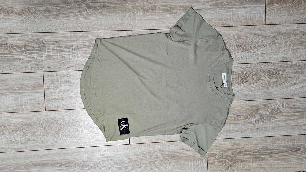 Calvin Klein мъжка тениска – бежова, класически стил, размер M