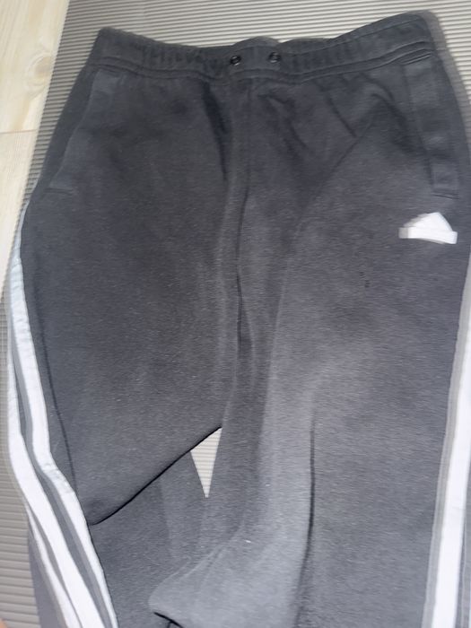 Черен Adidas анцунг