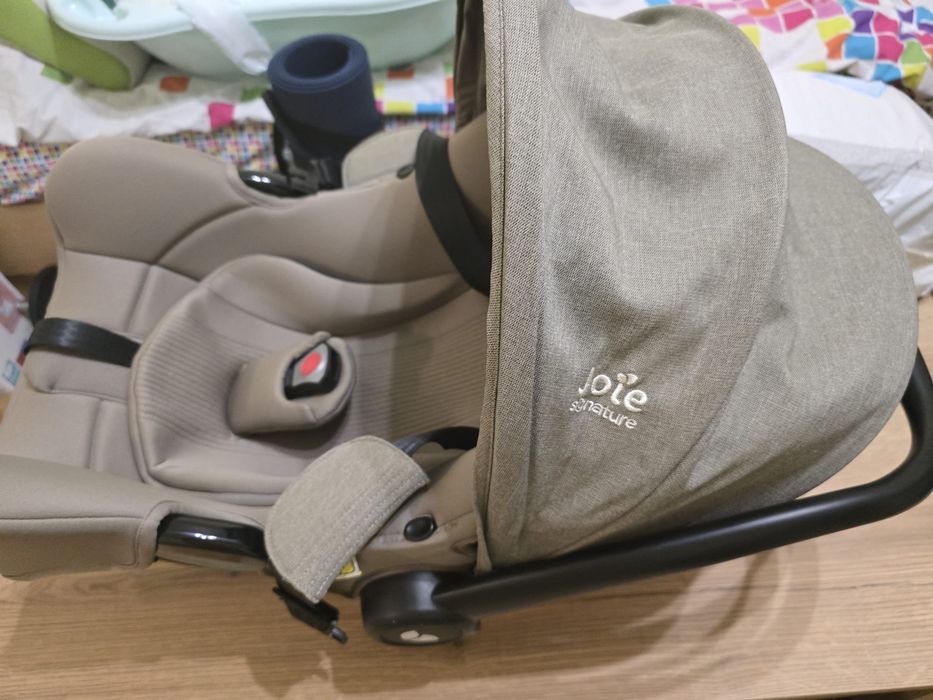 Кош за новородено ramble™ XL signature и Столче за кола i-Snug™ 2