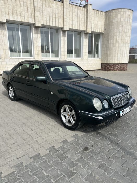 Mercedes Мерседес Е-200