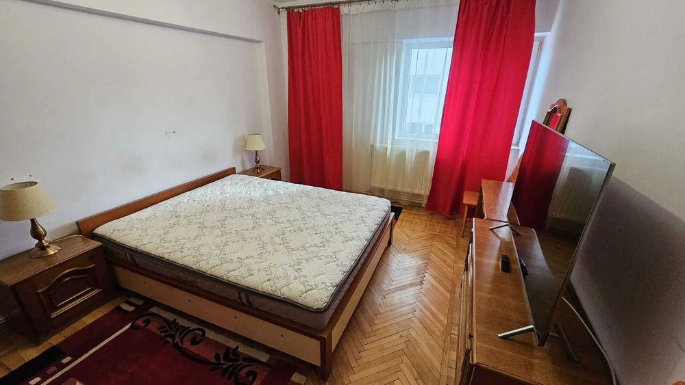 De inchiriat apartament 3 camere Vaslui, strada Traian, langa Piata Agroalimentara