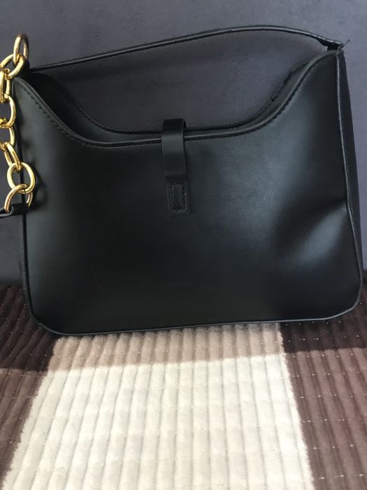 Продам черную сумку