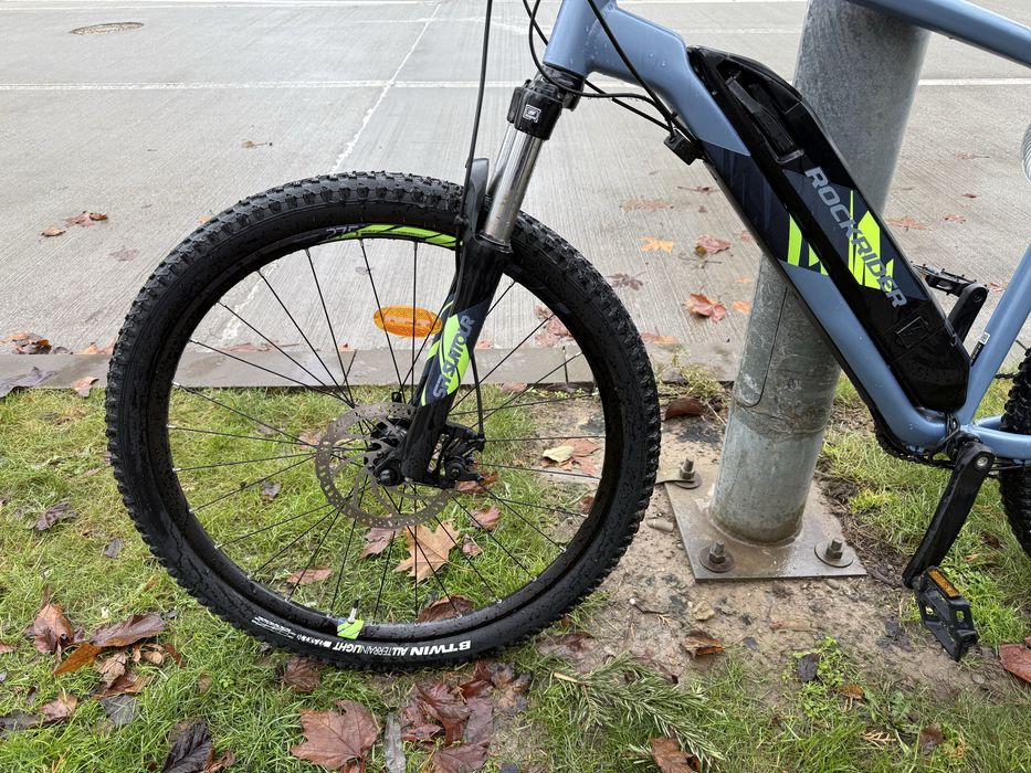 Bicicletă Rockrider MTB electrică E-ST 100