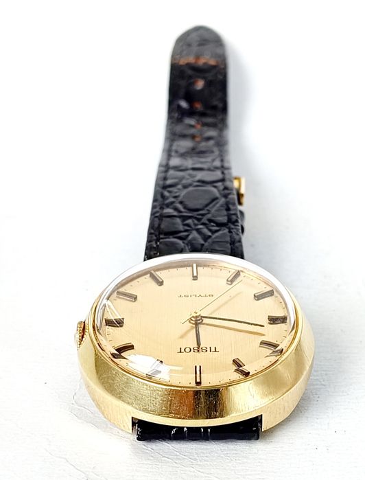 Tissot Stylist - механичен винтидж часовник  с ръчно навиване