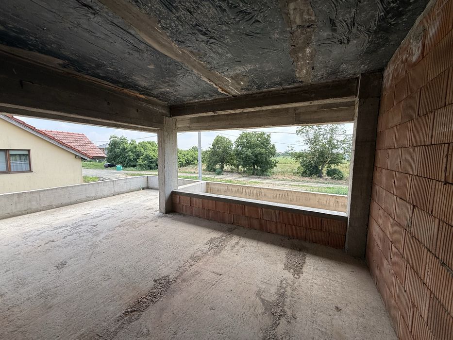 Casa individuala la roșu P+1E, 215mp utili, 994mp teren  Peciu Nou