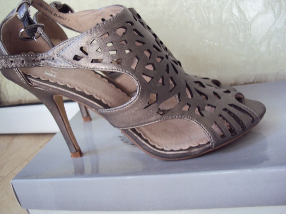Продавам елегантни обувки