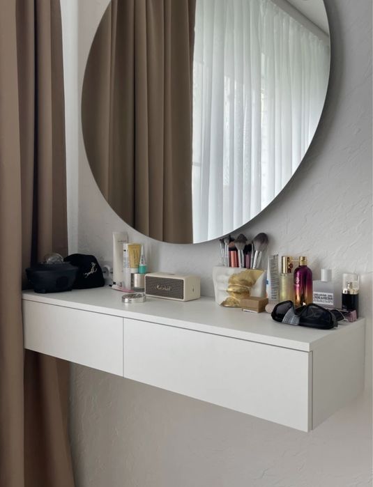 Туалетный столик