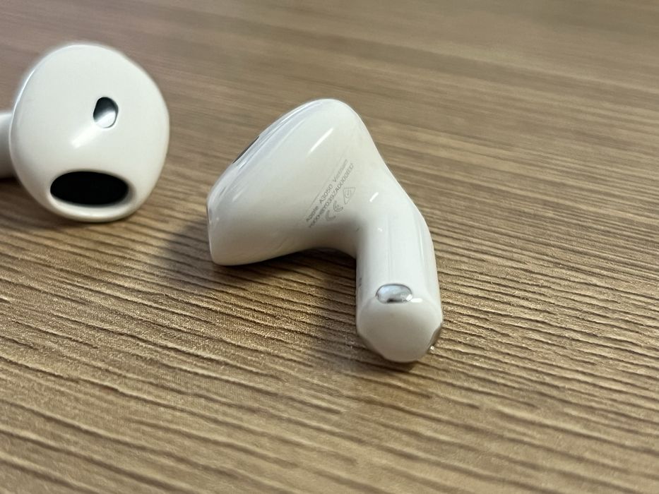 Продам Airpods 4 оригинал