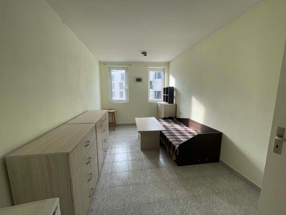 Едностаен апартамент в ж.к. Младост 4.