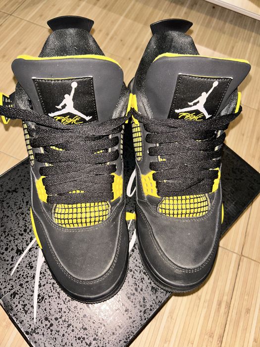 Jordan 4 yellow thunder 43