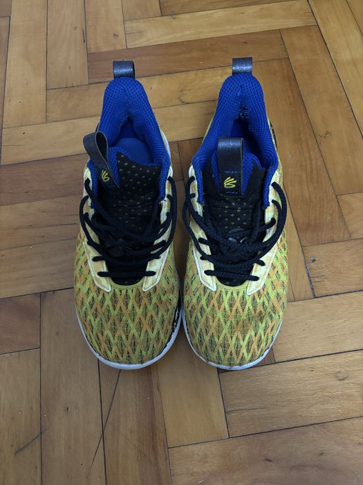 Adidasi Baschet Curry Flow 10