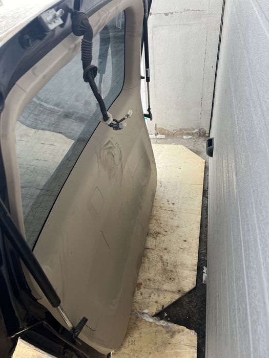 Крышка багажника Toyota vellfire alphard