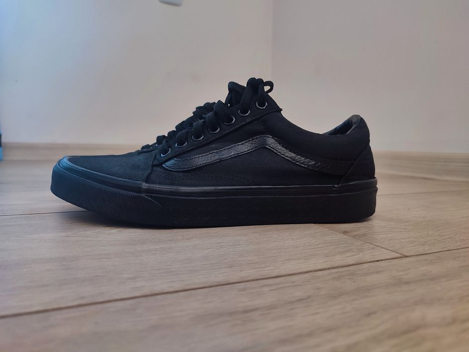 Продавам оригинални обувки Vans Old Skool