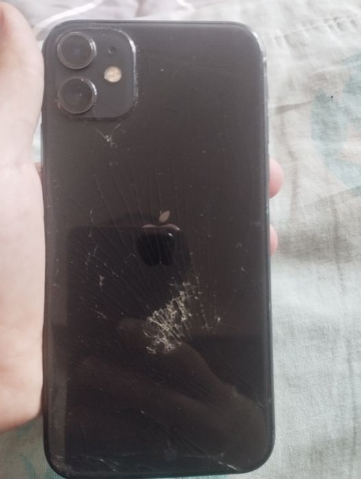 Iphone 11 в хорошем состоянии