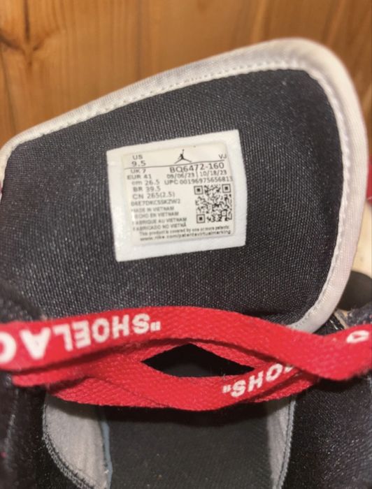 Jordan 1 Mid red and white