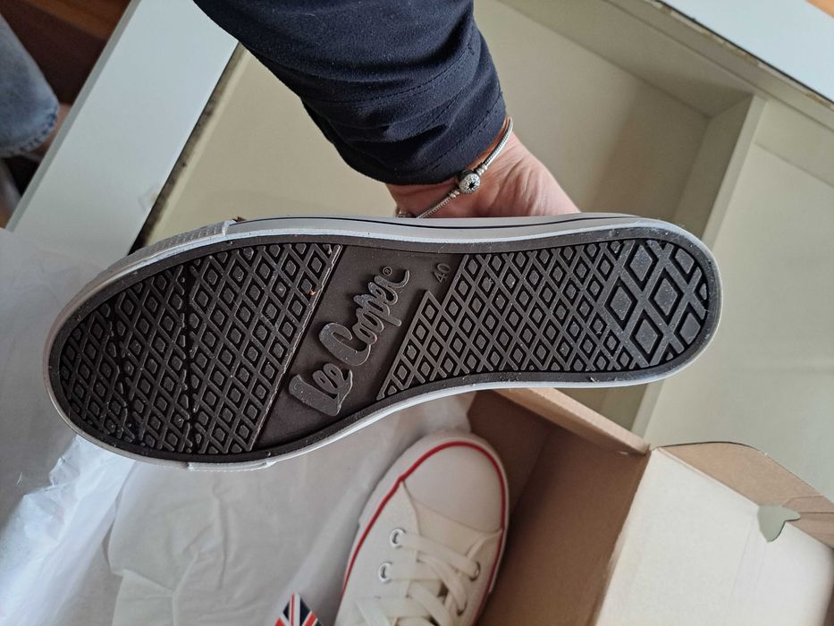 Дамски кецове, LeeCooper