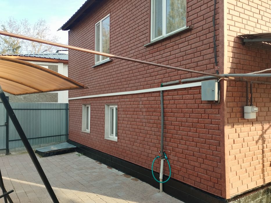 Продам дом 9 соток.