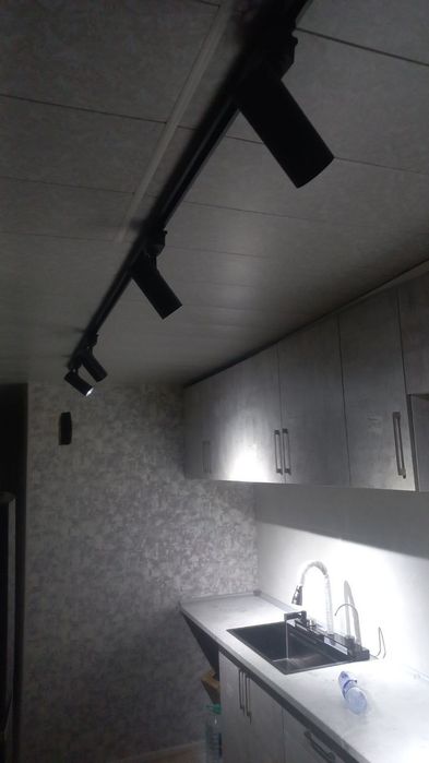 Продаётся 2 ком кв наличными или с выкупом 33000$