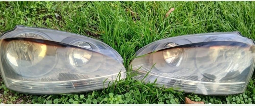 Faruri golf 5 Hella  200 lei