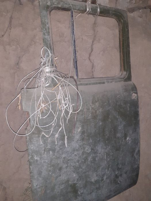 Zil 53 mashinasiga eshik sotiladi