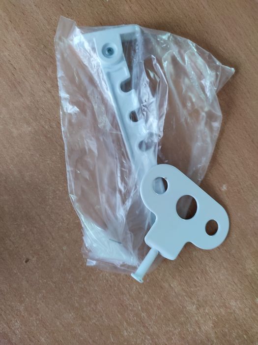 Крепление на окно, дверь