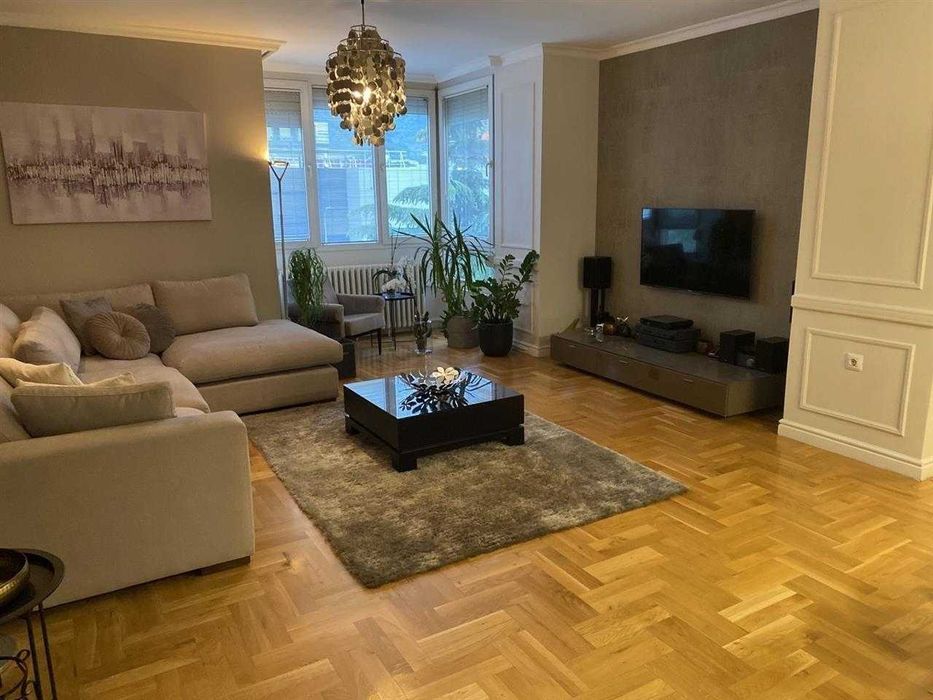 Дава се под наем Двустаен апартамент в Бургас, Славейков - 57 кв.м за 229.5 € - Снимка #1