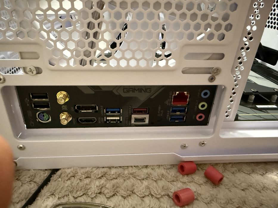 RYZEN 7800X3D  + B650 Gaming X AX V2 (wifi+bluetooth)