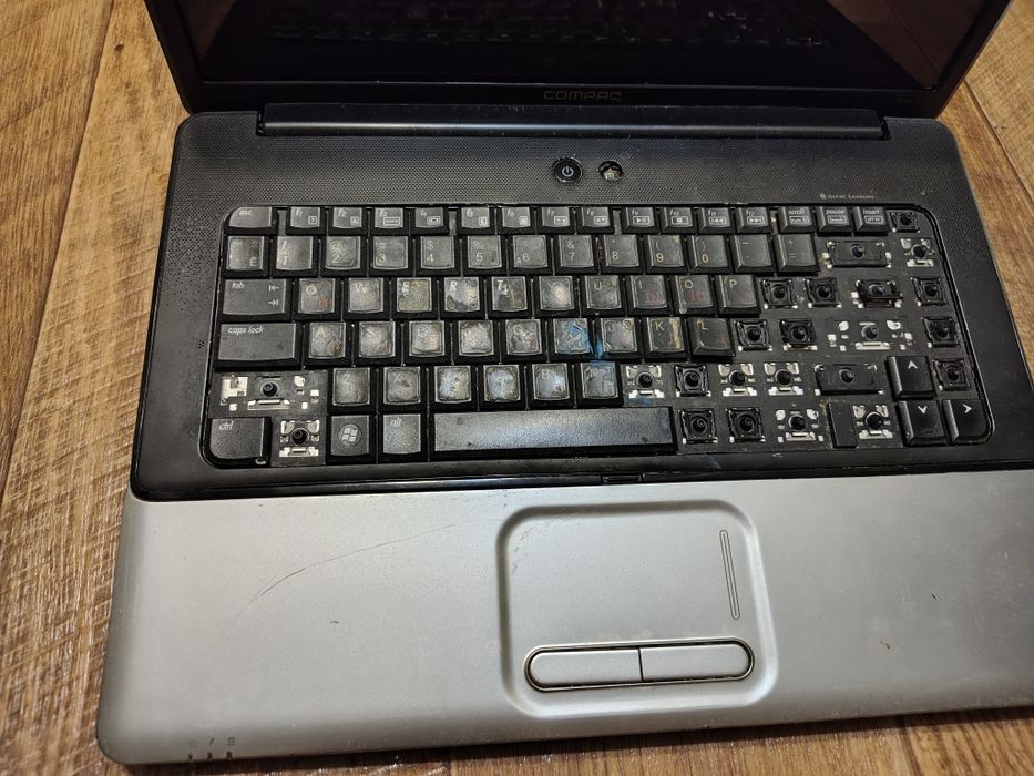 Продам нерабочий ноутбук