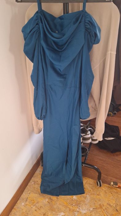 Продаю женские платья