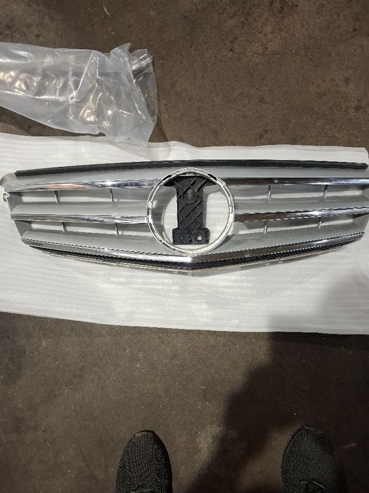 Решетка, маска w204 оригинална