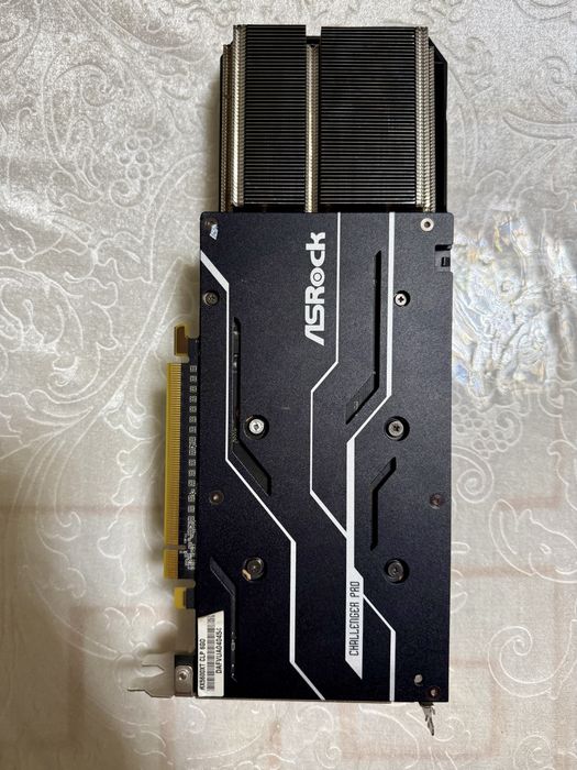 Продается видеокарта amd radeon Rx5600xt 6GB 192bit DDR6