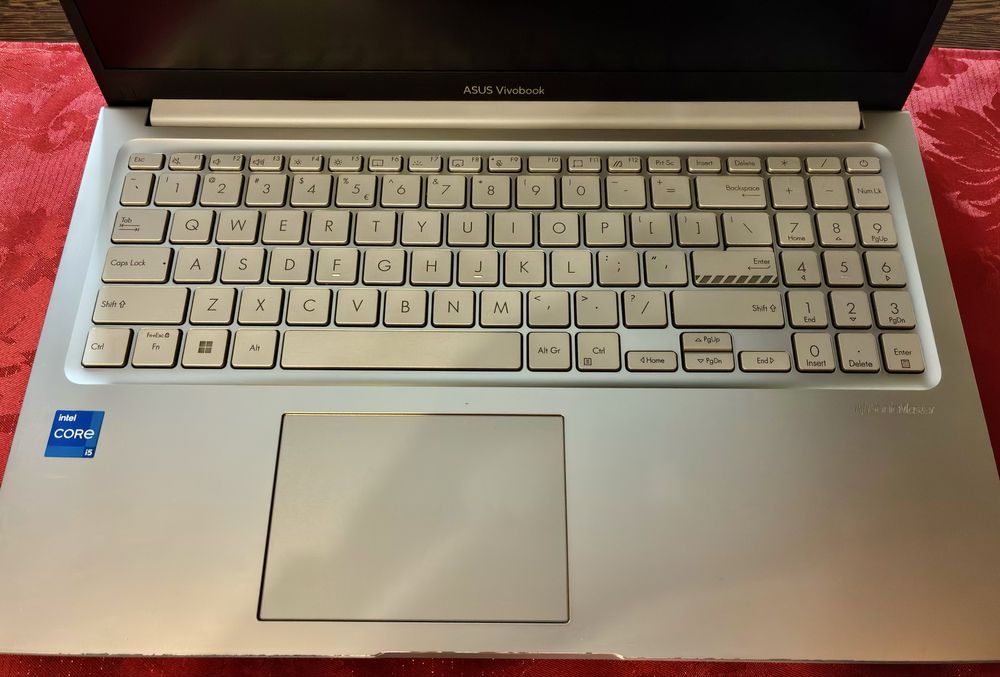 Laptop Asus Intel i5 1335U 4,6 Ghz , 16gb ram ssd 512 wif 6e Garantie