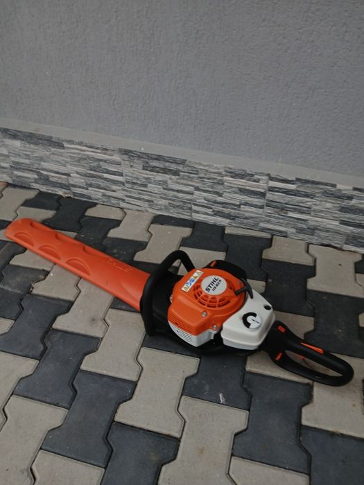 Foarfecă de tuns gard viu Stihl HS 82 R, ca NOUĂ
