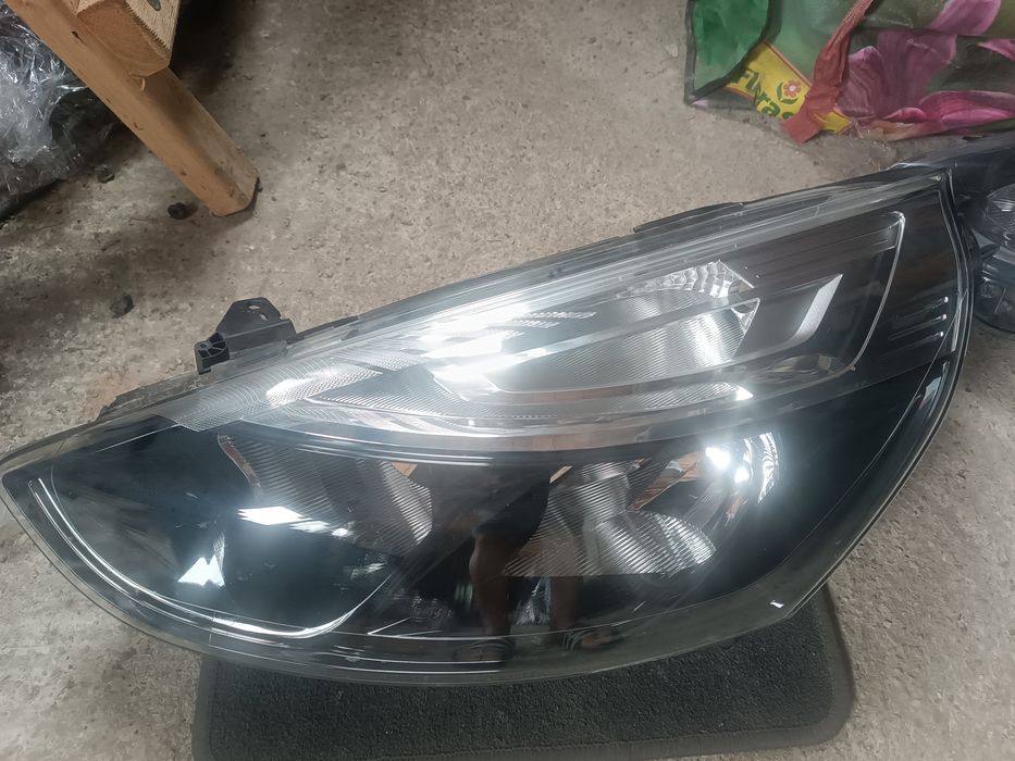 Far Clio4 bara fata Clio4 lampa far Renault Clio4 black edition bara fata Clio4 Clio3 Megane3 lampa far Renault Clio4 Megane3 Scenic3 Megane2 Scenic2