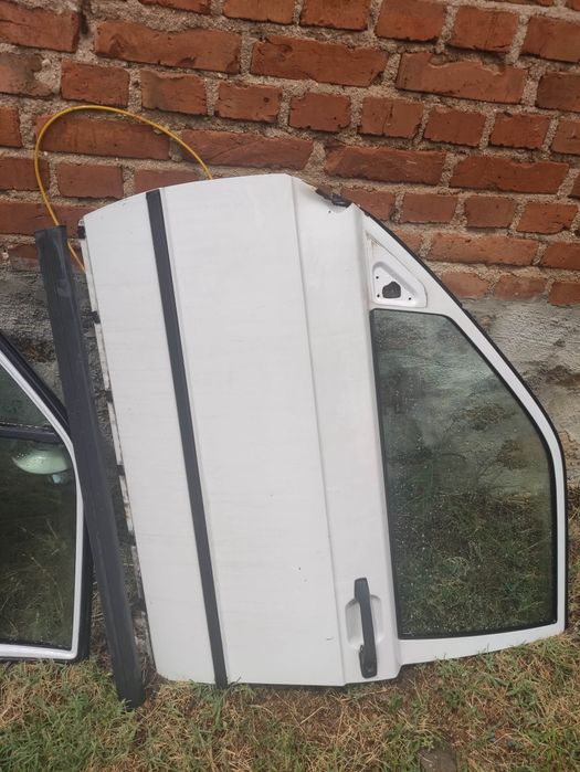 Врата отМерцедес 190