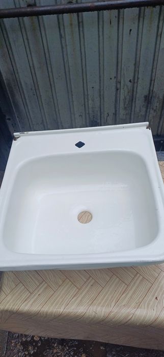 Продам умывальник.раковину