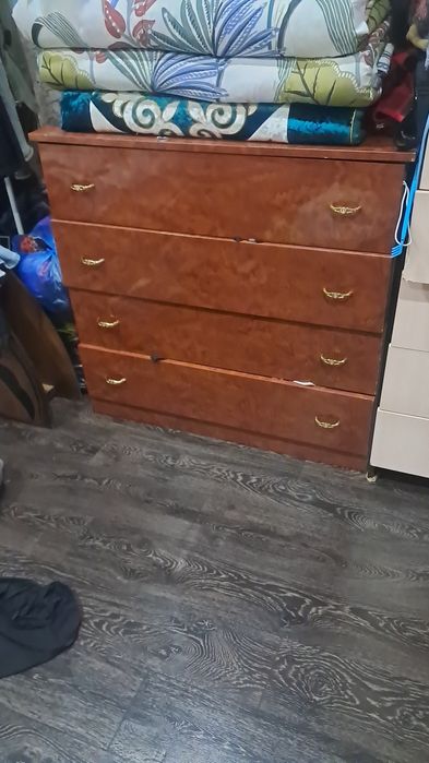 Продам спальный гарнитур
