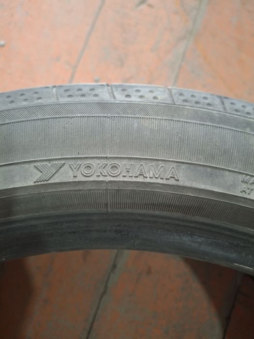 Шина одиночка 235/45/18