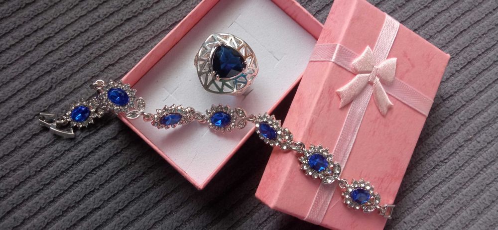 Дамски, сребърен комплект-гривна и ланец  В кутия