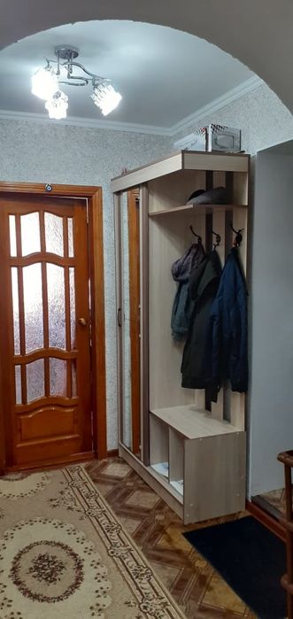 Продам 4х  комнатную  квартиру