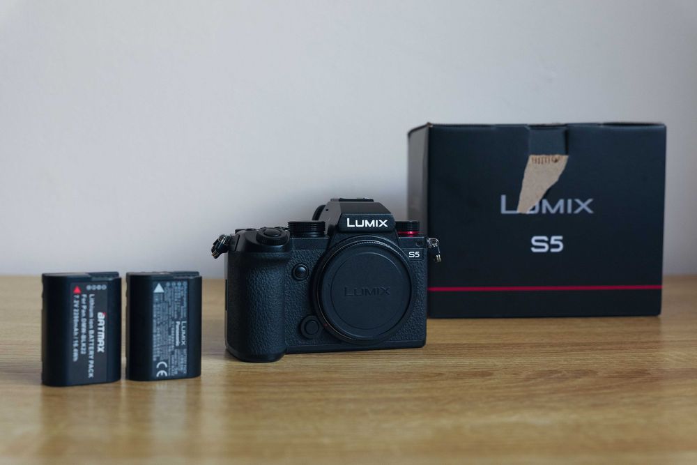 Panasonic Lumix S5 (Panasonic Lumix DC-S5)