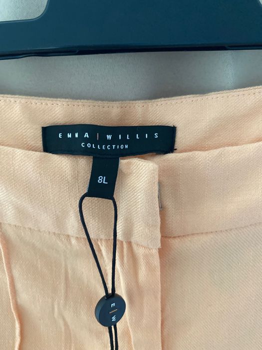 Pantaloni in 57%, Emma Willis