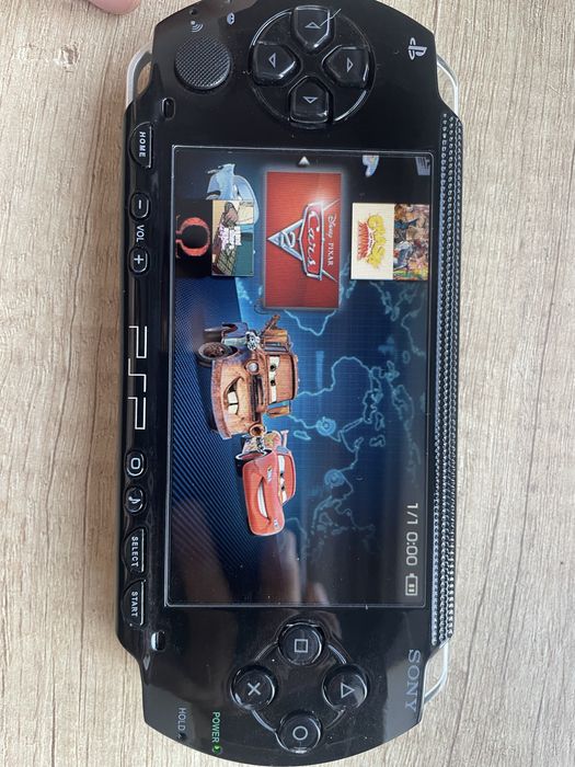 Продам прошитую PSP 1000