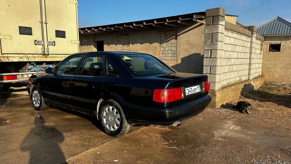 Машина Ауди А6 с 4