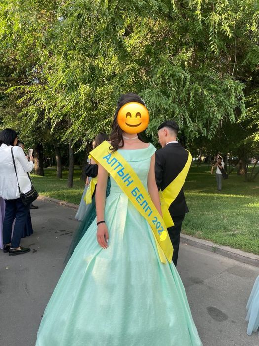 Вечернее женское платье