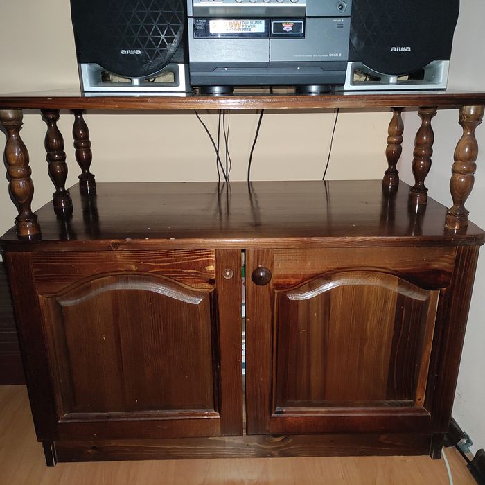 Тв шкаф от дърво