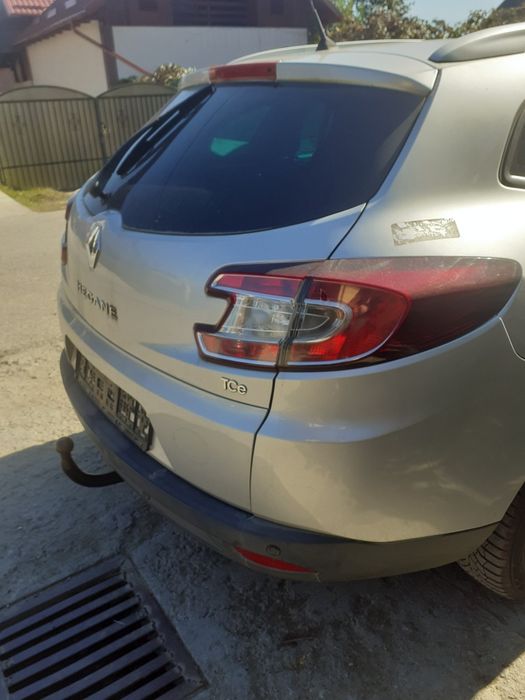 Dezmembrez Renault Megan 3 2010